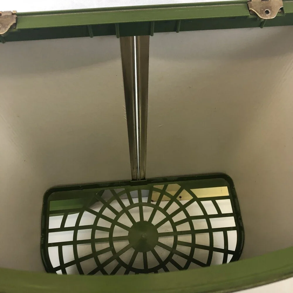 VTG Mid Century Pearl Wick Green Plastic 24